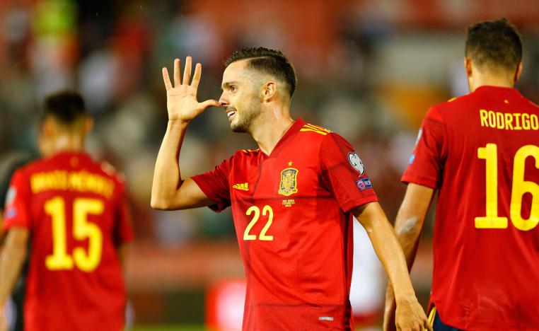 منتخب 'لا روخا' يلتقط انفاسه بعد الخسارة امام السويدي