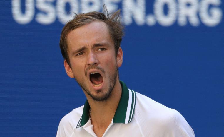 مدفيديف للفوز بلقبه الكبير الاول