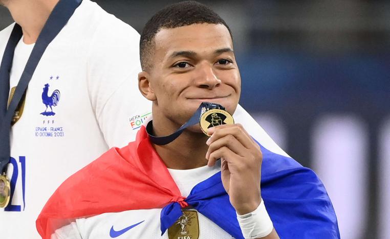 'في ايه آر' تمنح مبابي البراءة من التسلل