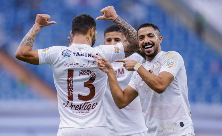  الشباب في الصدارة بفارق الأهداف عن ضمك