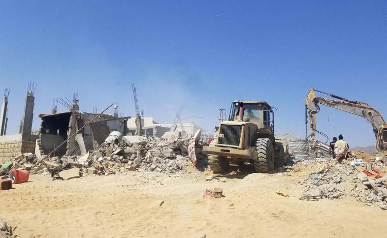 A Houthi ballistic missile struck the house of a key tribal leader in al-Aumd on October 28