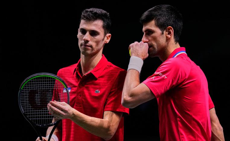 النجم الصربي يقود منتخب بلاده لمواجهة كرواتيا في نصف النهائي