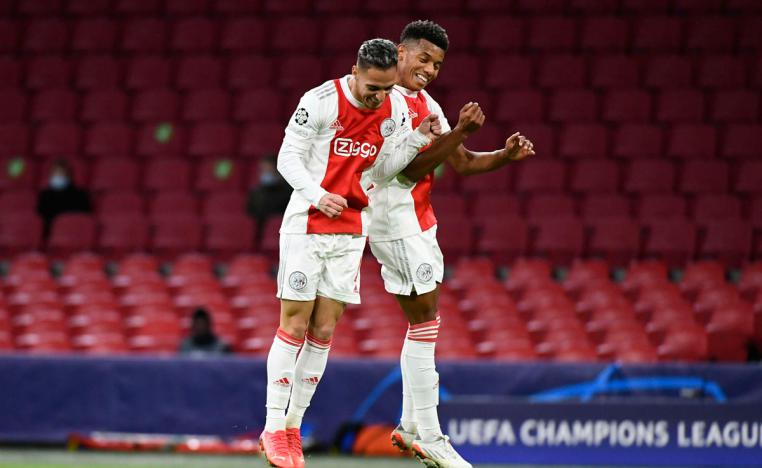 الفوز السادس تواليا لأياكس