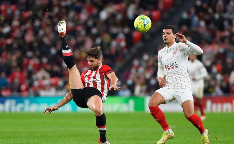  إشبيلية ينتزع فوزا صعبا