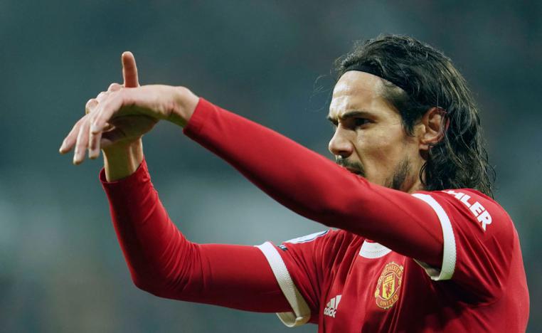 المهاجم الأوروغوياني يدرك التعادل ليونايتد ويهدر فرصة سهلة للتعزيز