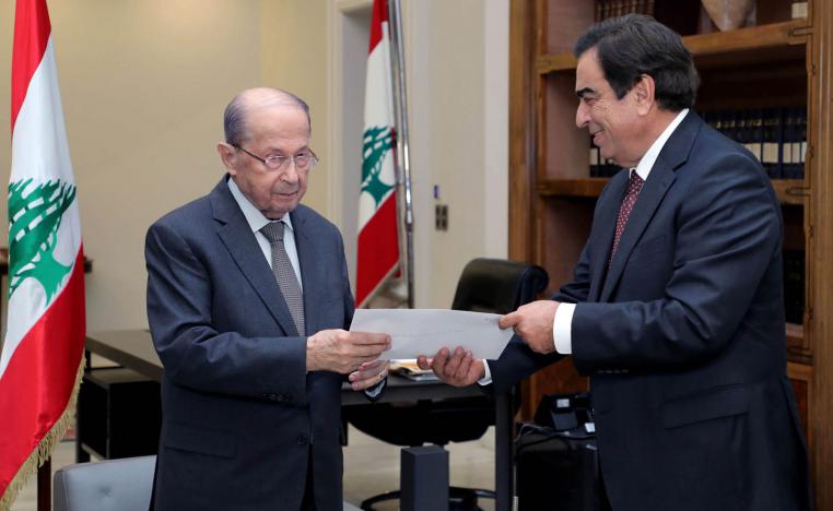 الرئيس اللبناني ميشال عون يتسلم استقالة وزير الاعلام جورج قرداحي