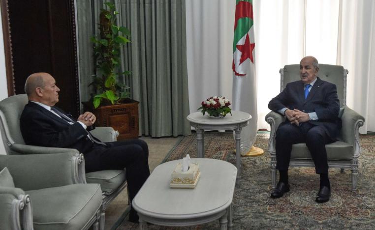 ماكرون أرسل وزير خارجيته للجزائر في مهمة معقدة لكسر الجمود في علاقات شابها التوتر