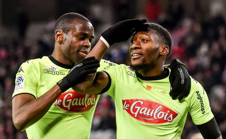 الكاميرون الى ربع النهائي 