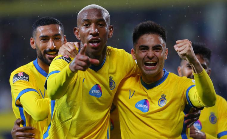  النصر في دائرة المنافسة على اللقب