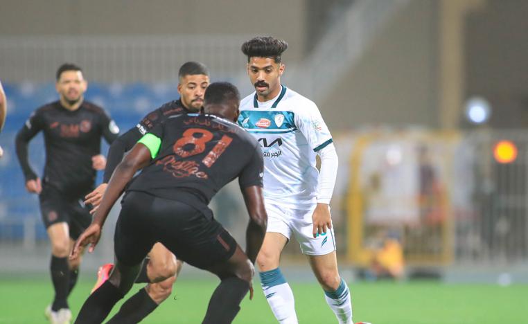 الفريق 'النموذجي' ينتفض مع مدربه الجديد دونيس من حسابه على تويتر