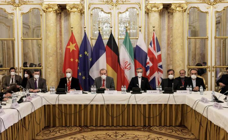 ايران تسعى لرمي الكرة في ملعب القوى الغربية