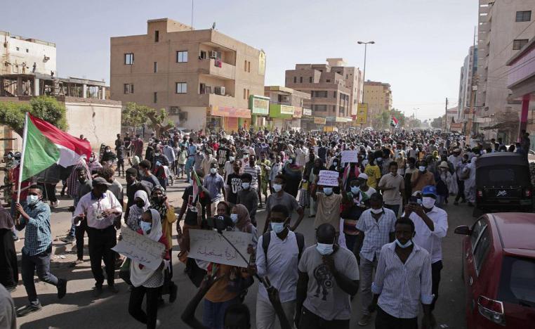 قوى إعلان الحرية والتغيير تحذر من استهداف المتظاهرين