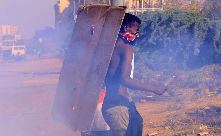 تجمع المهنيين السودانيين يرفع اللاءات الثلاث: لا تفاوض لا شراكة لا شرعية