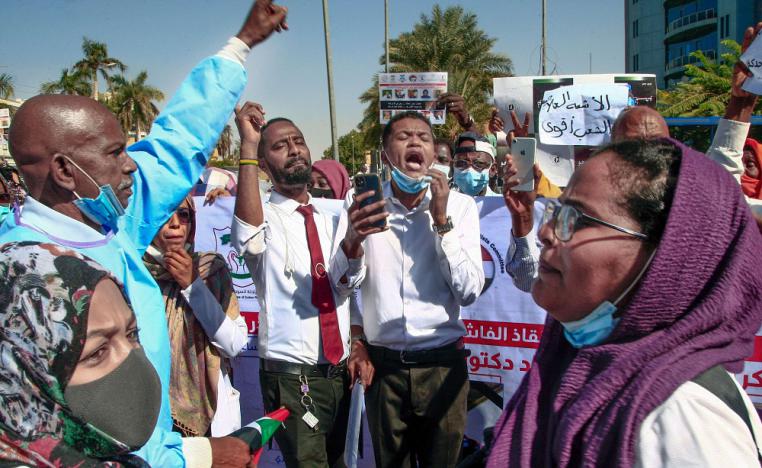 احتقان في صفوف طواقم الرعاية الطبية بسبب اقتحام الأمن للمستشفيات