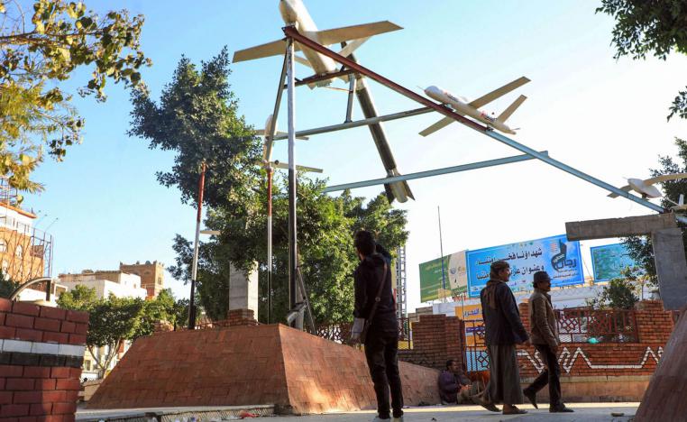 مجسمات لمسيرات وصواريخ في ساحة التحرير وسط صنعاء