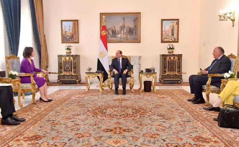 مصر تؤكد انها في تشاور مع كل الاطراف في ليبيا