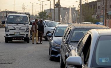 طوابير طويلة أمام محطات الوقود في الموصل