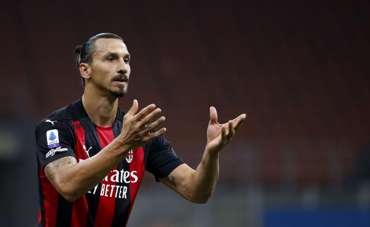 إبراهيموفيتش لمساعدة زملاؤه من اجل ان يتقدموا