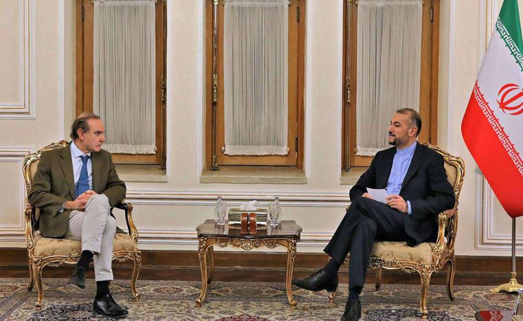 انريكي مورا يبحث مع عبداللهيان سبل ردم فجوة الخلافات بين طهران وواشنطن بشأن الاتفاق النووي