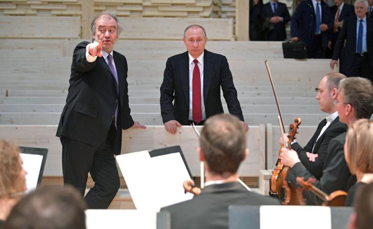 المايسترو فاليري غرغييف مع الرئيس الروسي فلاديمير بوتين (2017)