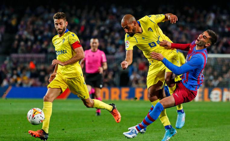 الفريق الكاتالوني يبتعد بفارق 15 نقطة عن ريال مدريد المتصدّر