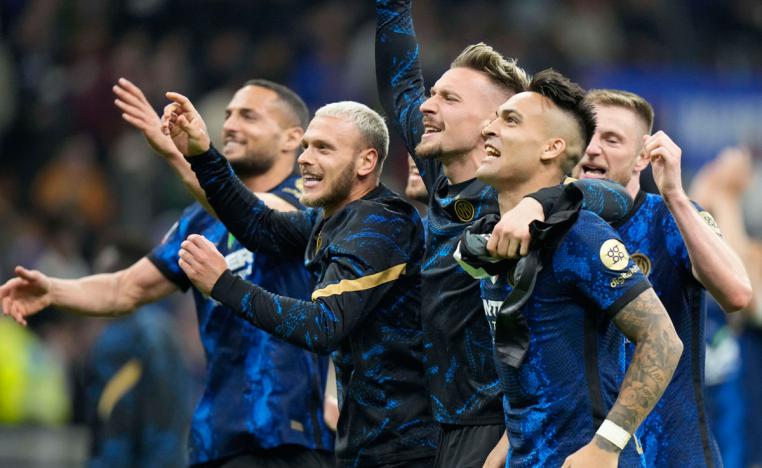 فريق 'نيراتسوري' يضرب موعدا في النهائي مع الفائز من مواجهة يوفنتوس وفيورنتينا