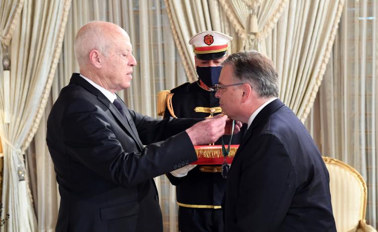 توسيم الرئيس التونسي للسفير الاميركي المنتهية ولايته رسالة بشان متانة العلاقات