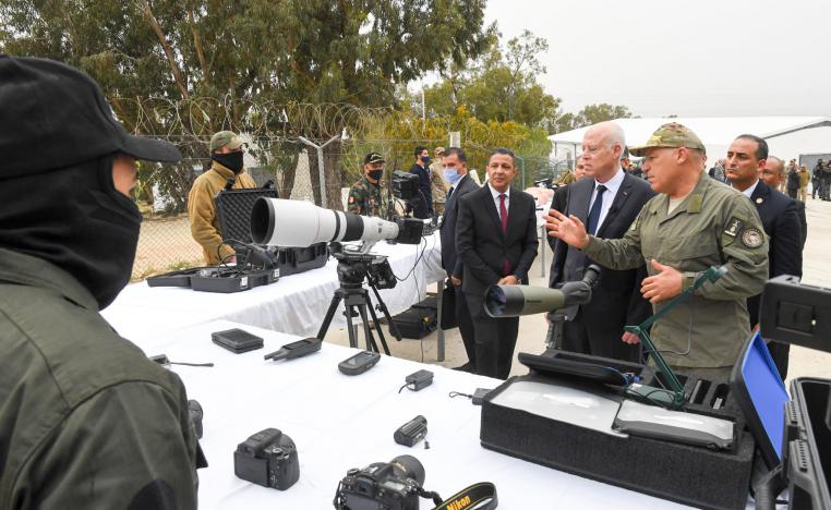 الرئيس التونسي ينتقد دعوات لتشكيل برلمان في المنفى