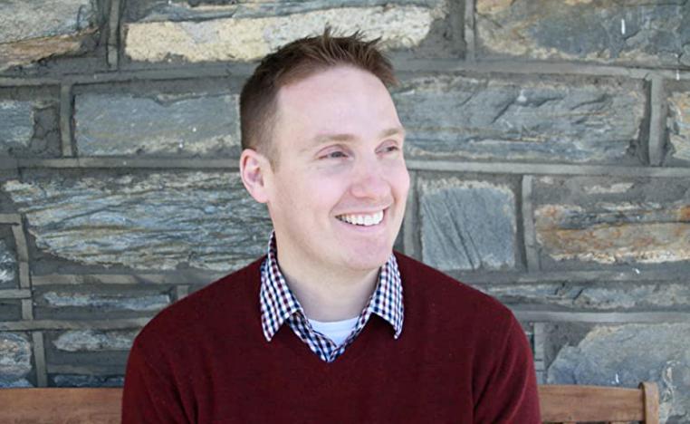 الكاتب إوين دمبسي