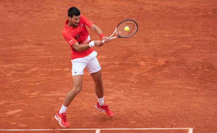 لاعب التنس الصربي يضرب موعدا مع السلوفيني الياز بيديني