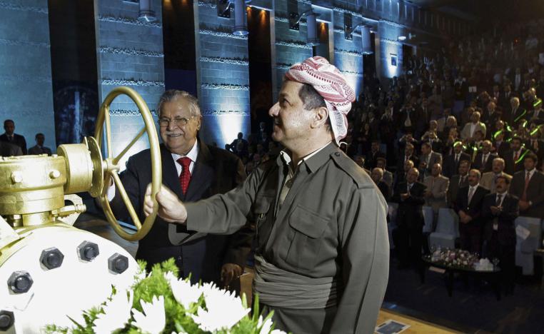 مسعود بارزاني وجلال طالباني يحتفلان بانطلاق عملية تصدير نفط كردستان في 2009