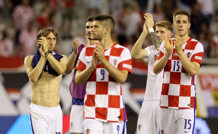 كرواتيا تتجنب الخسارة الثانية