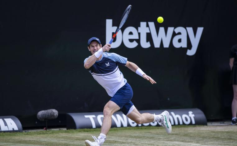 لاعب التنس البريطاني يقترب من نادي المصنفين الخمسين الاوائل للمرة الاولى منذ أكثر من أربع سنوات