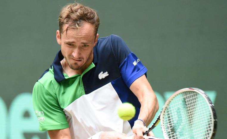 لاعب التنس الروسي للفوز بلقب دورة هاله للمرة الاولى في مسيرته