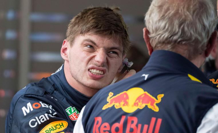 سائق ريد بول الهولندي يتفوق على الاسباني كارلوس ساينس في فيراري بعشرَين من الثانية