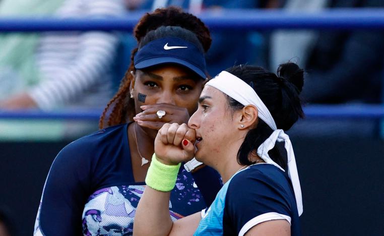 اسطورة التنس الاميركية وشريكتها التونسية تضربان بقوة وتحسمان المواجهة