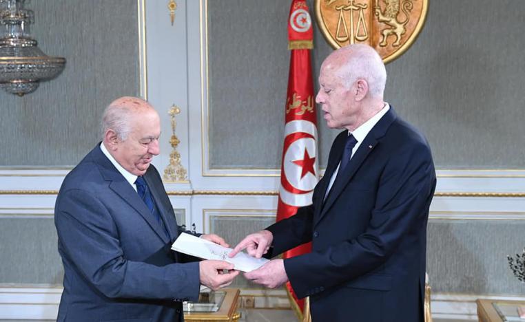 الصادق بلعيد قدم دستورا مختلفا عن دستور 2014 خاصة فيما يتعلق بالنظام السياسي