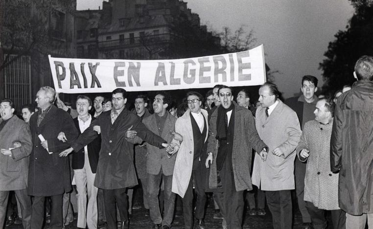 حوالي ثلاثين الف جزائري تظاهروا سلميا في يوم المذبحة