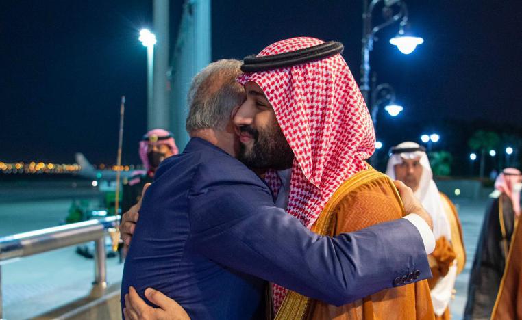 ولي العهد السعودي كان في استقبال الكاظمي لدى وصوله إلى مطار الملك عبدالعزيز الدولي