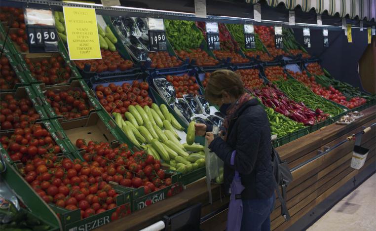 The sharpest increases in annual prices were in the transportation sector, at 107.6%, followed by food and non-alcoholic drinks prices at 91.6%