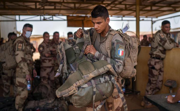 التوتر مع المجلس العسكري ينهي الوجود العسكري الفرنسي في مالي