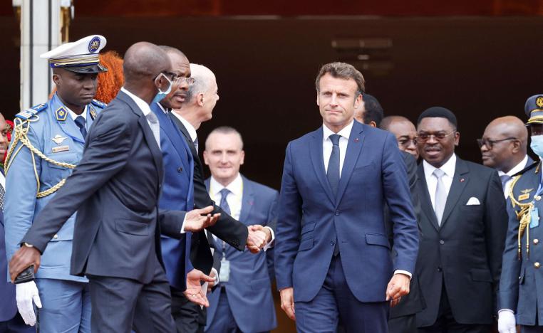 ماكرون لا يريد خسارة الجزائر بعد أن خسر مالي لحساب روسيا