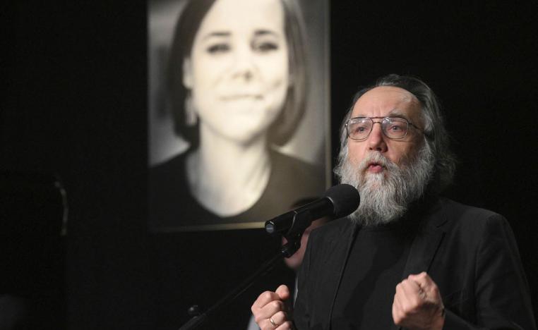 ألكسندر دوغين في تأبين ابنته في موسكو