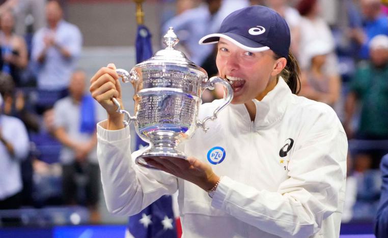 شفيونتيك أول لاعبة بولندية تحرز اللقب في نيويورك