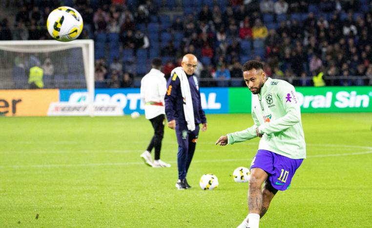 'السامبا' يواجه التونسي فقي مباراته الودية الثانية