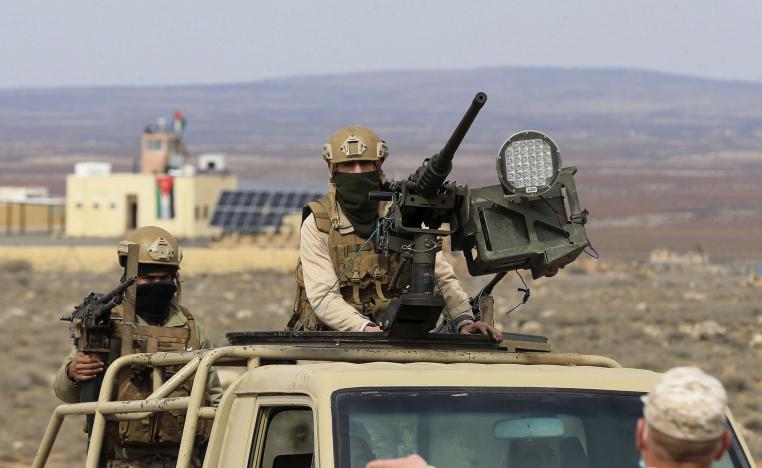 عشرات القتلى سقطوا في مواجهات مع "إرهابيين ومهربين" على الحدود مع سوريا