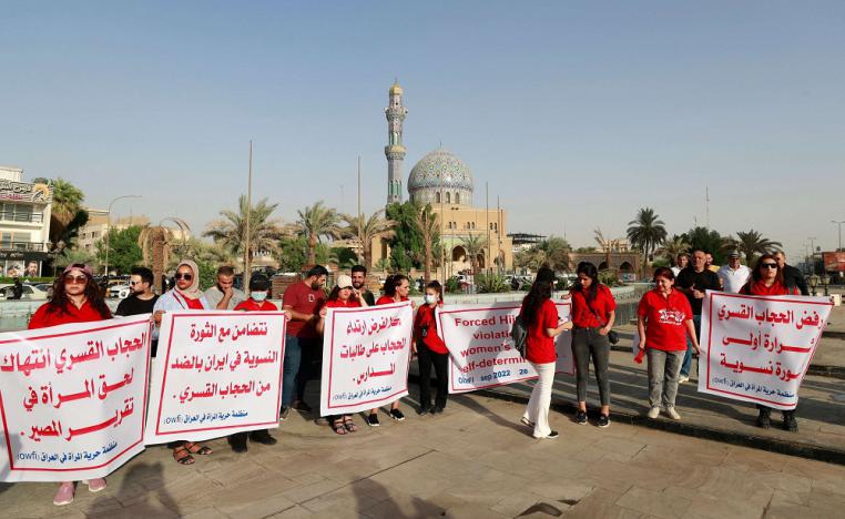 احتجاجات النساء في إيران يتردد صداها في ساحة الفردوس ببغداد وفي شمال سوريا