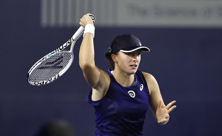 لاعبة التنس البولندية تضرب موعدا مع الاميركية الاخرى بيغولا في المربع قبل الاخير