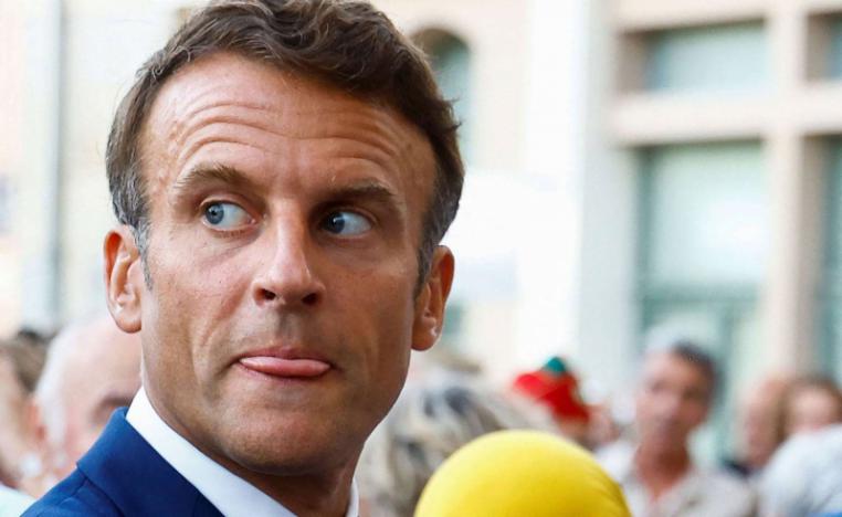 هل انحنى الرئيس الجزائري لجماجم اللصوص بدل أبطال التحرير؟