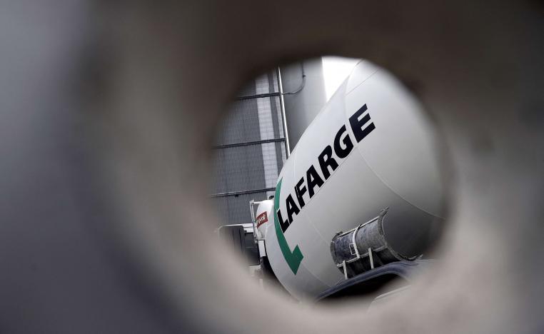 لافارج الفرنسية تقر بدفع اموال لجماعات ارهابية في سوريا وتنفي التورط في جرائم ضد الانسانية